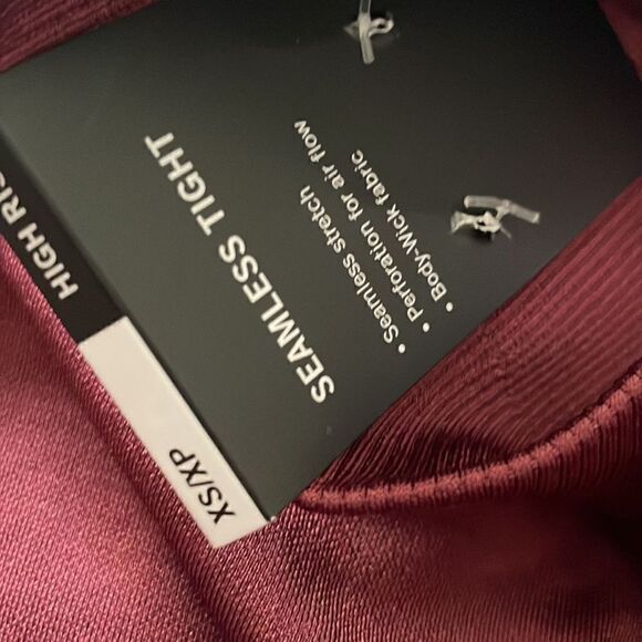 Victorias Secret Sport Seamless High Rise Red Currant Tights Size XS - Picture 6 of 6